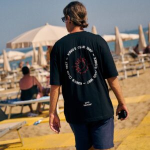 THE BLACK T-SHIRT