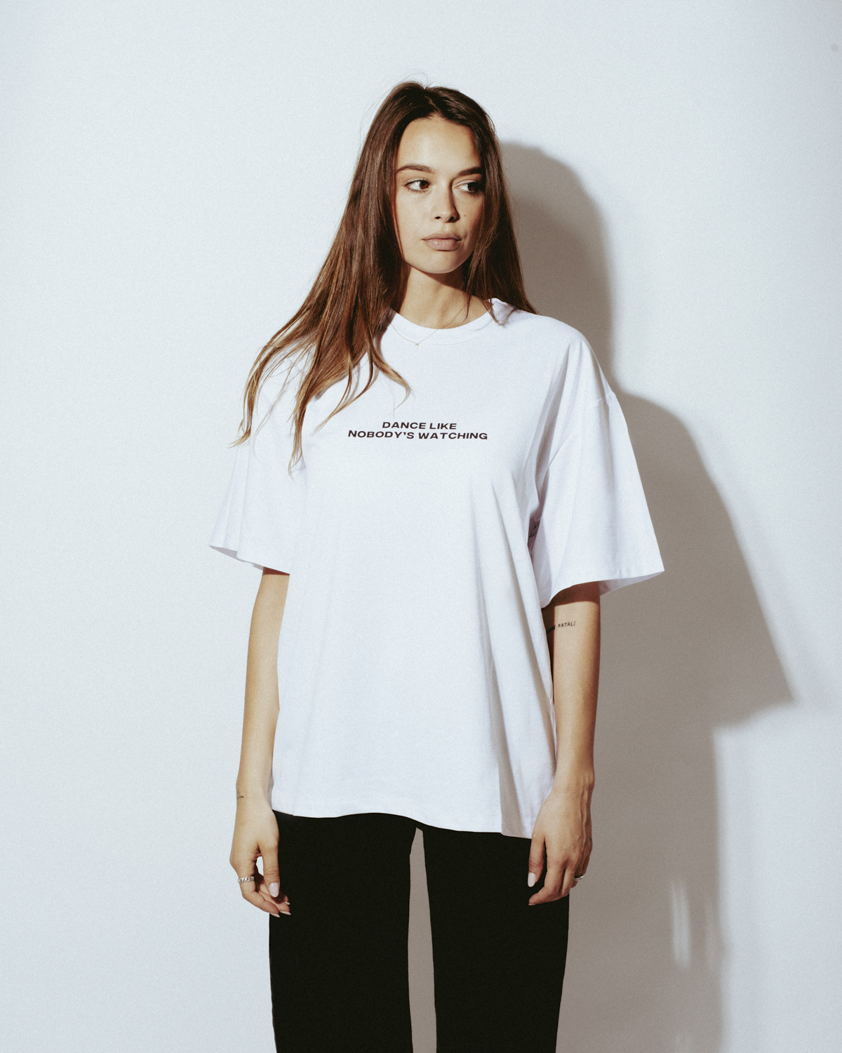 KINGS-maglia-bianca-marmo-1